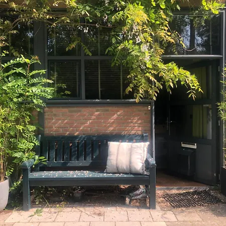 The Quay - Free Parking Bed & Breakfast 2*